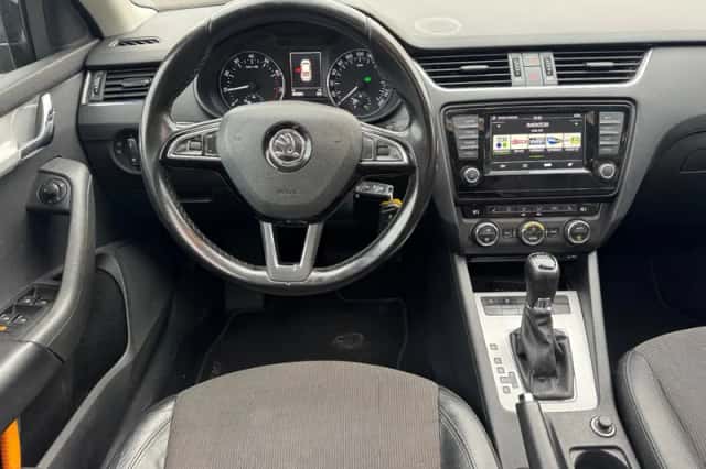 Škoda Octavia (2016) thumbnail 2