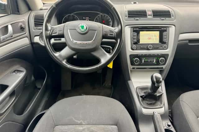 Škoda Octavia (2012) thumbnail 2