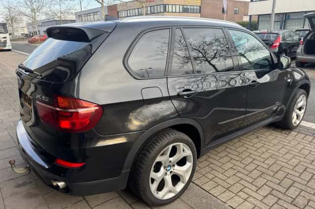 BMW X5 (2013) thumbnail 6