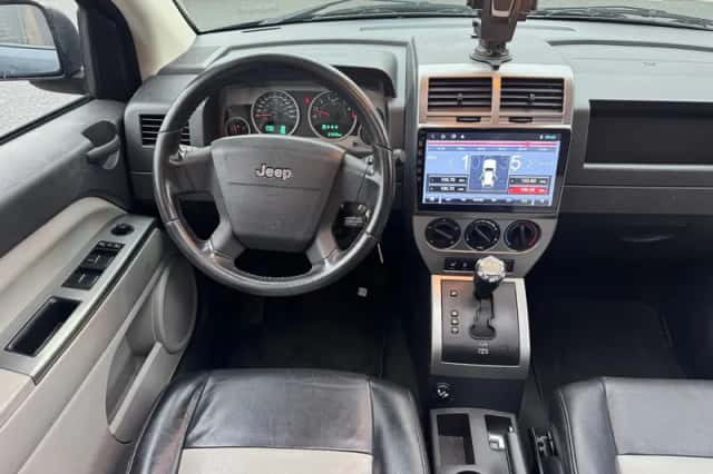 Jeep Compass (2007) thumbnail 2