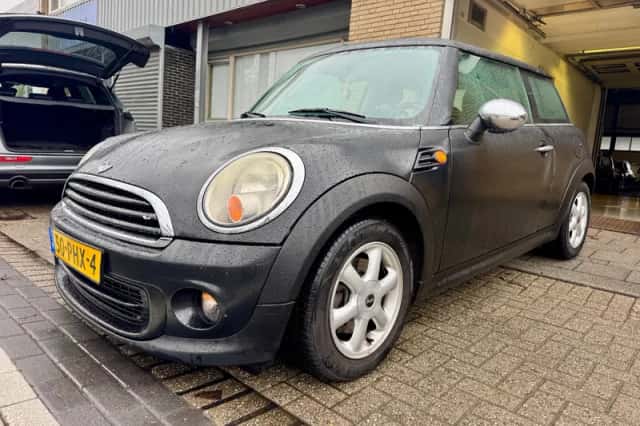 MINI One (2011)
