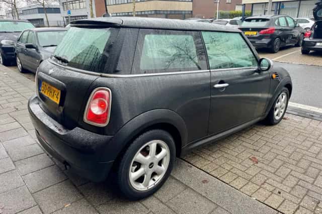 MINI One (2011) thumbnail 6