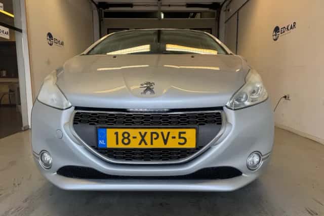 Peugeot 208 (2012) thumbnail 4