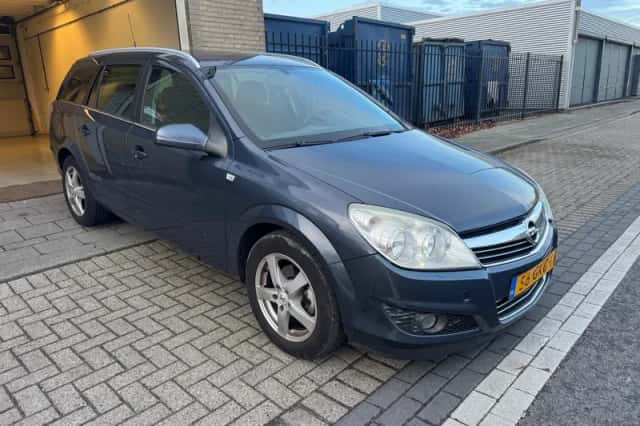 Opel Astra (2008) thumbnail 4