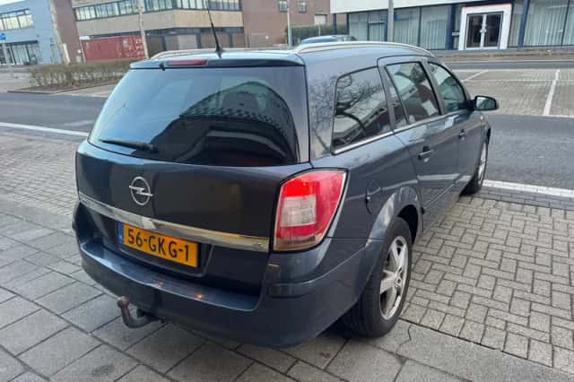 Opel Astra (2008) thumbnail 6
