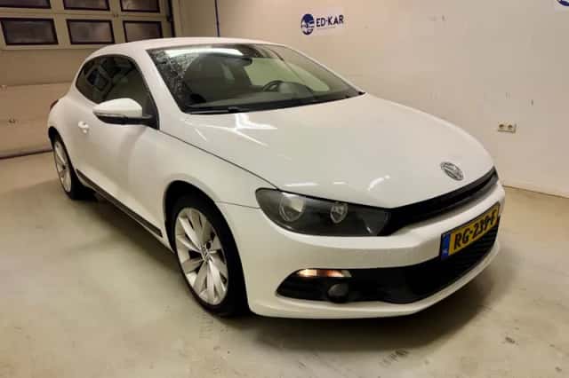 Volkswagen SCIROCCO (2009) thumbnail 5