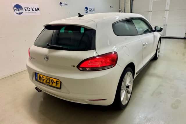 Volkswagen SCIROCCO (2009) thumbnail 6