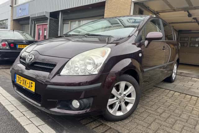 Toyota VERSO (2007)