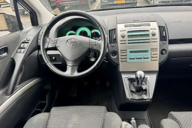 Toyota VERSO (2007) thumbnail 2