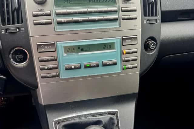 Toyota VERSO (2007) thumbnail 3