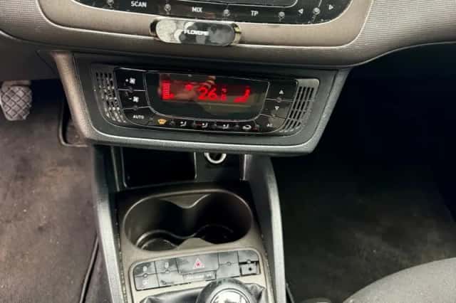 SEAT Ibiza (2013) thumbnail 3