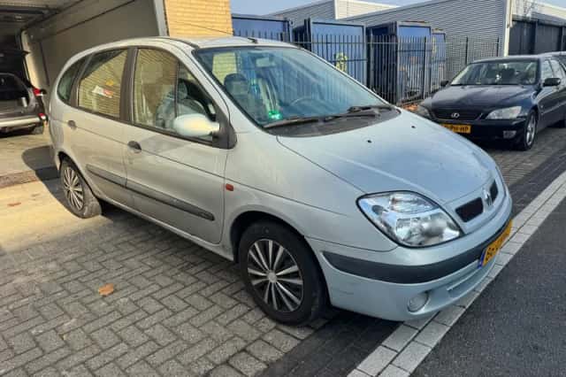 Renault Scénic (2000) thumbnail 3