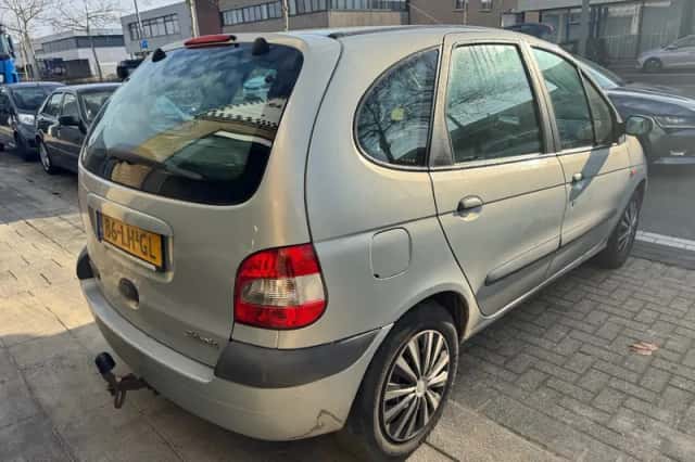 Renault Scénic (2000) thumbnail 4