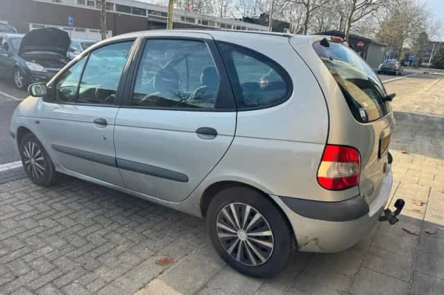 Renault Scénic (2000) thumbnail 5