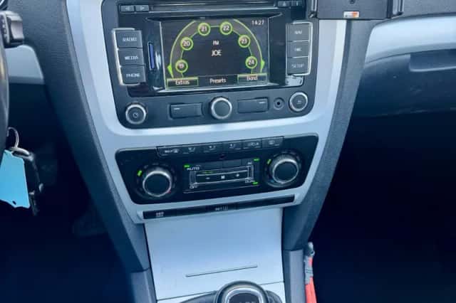 Škoda Octavia (2011) thumbnail 3