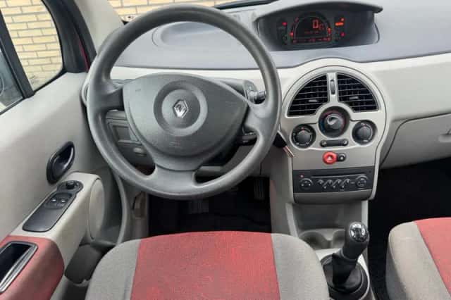 Renault MODUS (2006) thumbnail 2