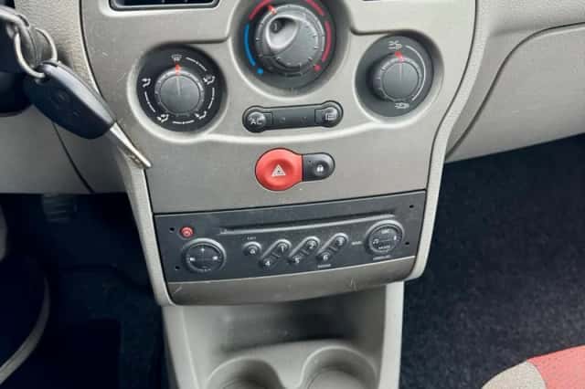 Renault MODUS (2006) thumbnail 3
