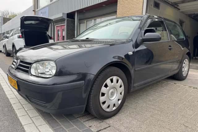 Volkswagen Golf (2002)