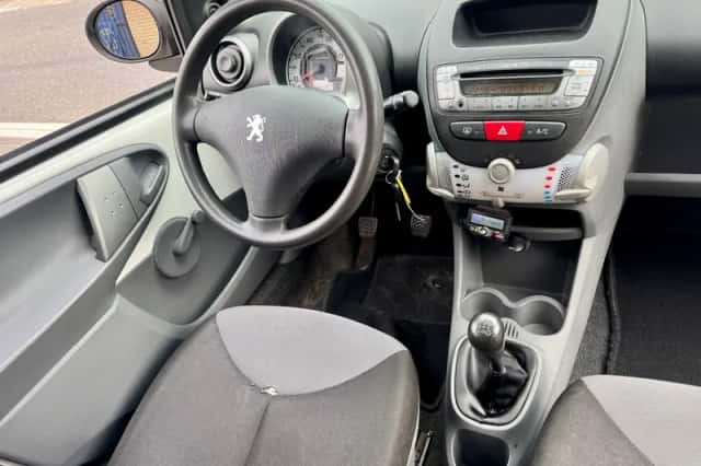 Peugeot 107 (2011) thumbnail 2