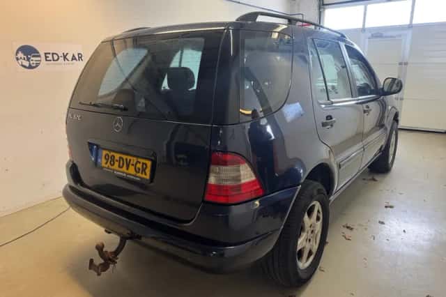 Mercedes-Benz ML-Klasse (2000) thumbnail 6