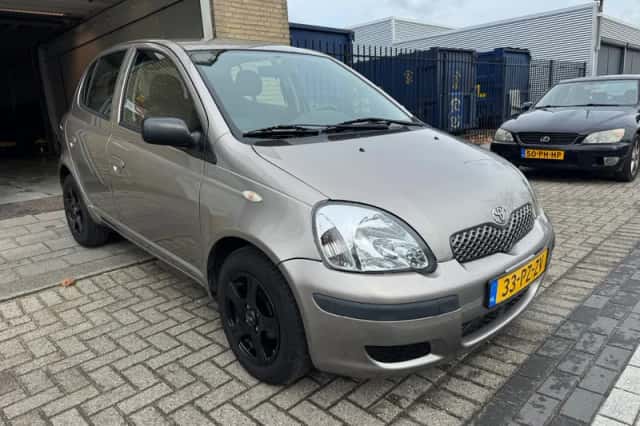 Toyota Yaris (2005) thumbnail 4