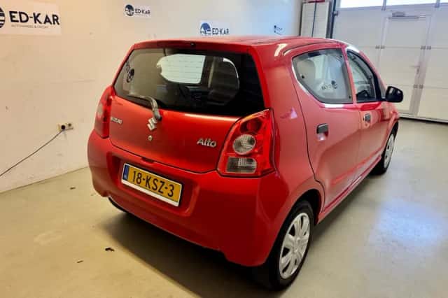 Suzuki Alto (2010) thumbnail 6