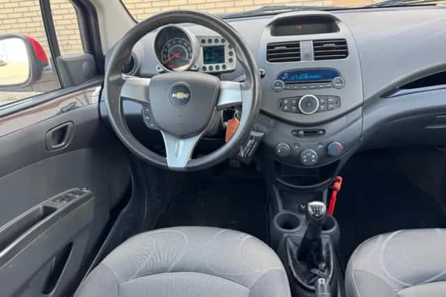 Chevrolet SPARK (2012) thumbnail 2