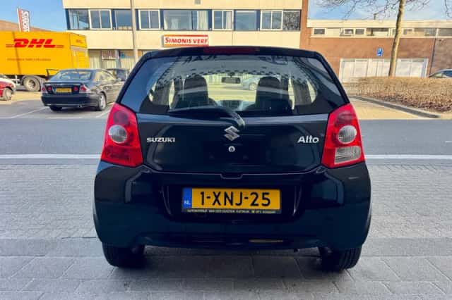 Suzuki Alto (2010) thumbnail 6