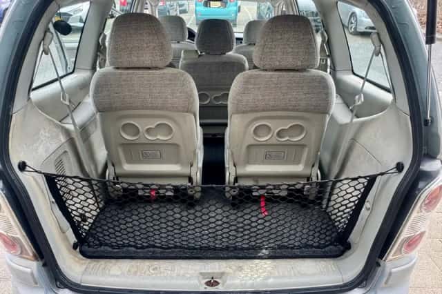 Hyundai TRAJET (2004) thumbnail 4