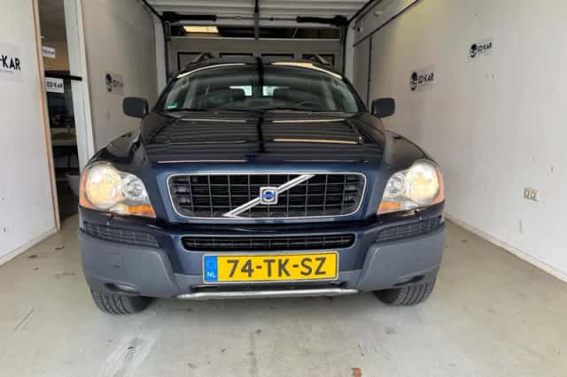 Volvo XC90 (2004) thumbnail 4