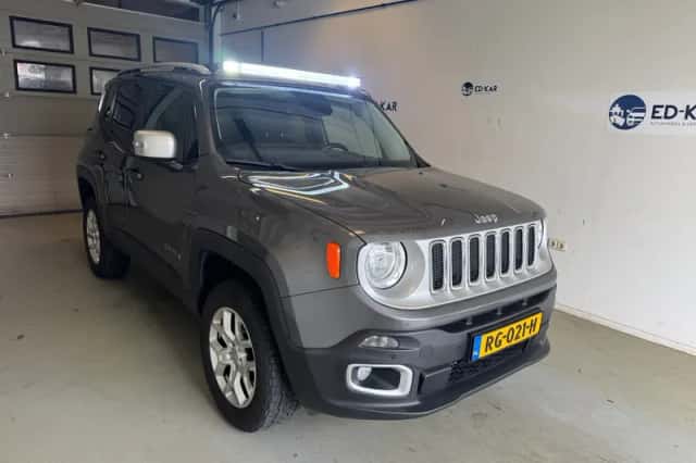 Jeep Renegade (2016) thumbnail 6