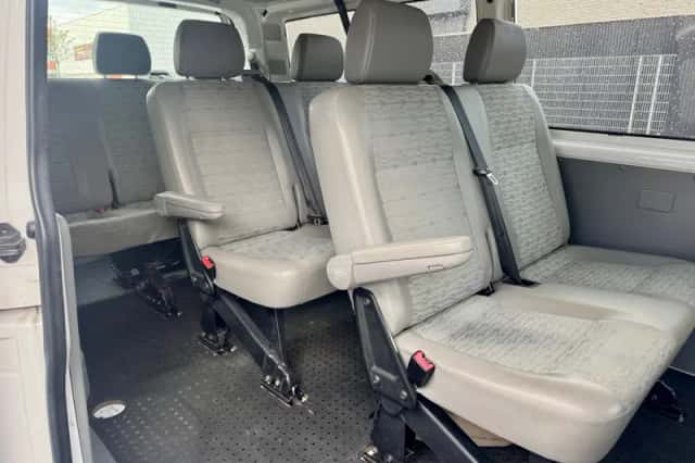 Volkswagen Transporter (2012) thumbnail 3