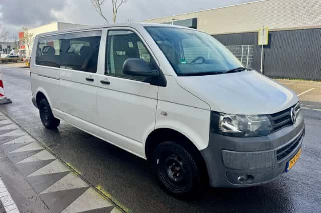 Volkswagen Transporter (2012) thumbnail 6