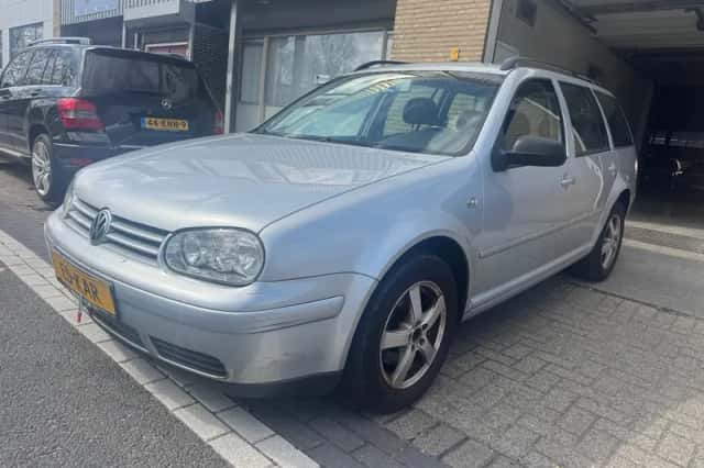 Volkswagen Golf (2004)