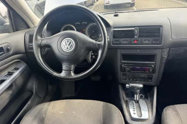 Volkswagen Golf (2004) thumbnail 2