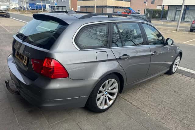 BMW 3-Serie (2011) thumbnail 6
