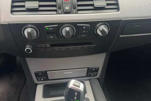 BMW 5-Serie (2010) thumbnail 3