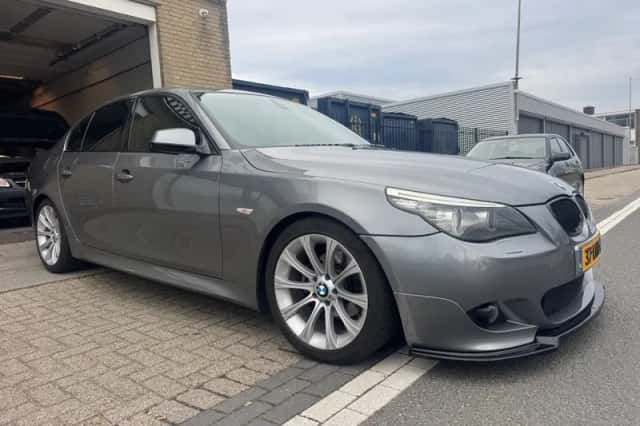 BMW 5-Serie (2010) thumbnail 6