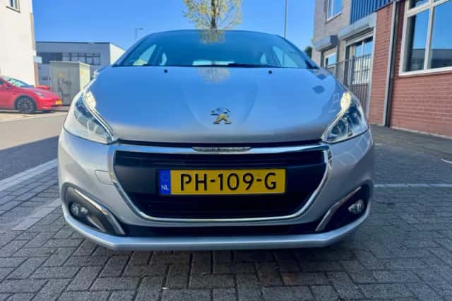 Peugeot 208 (2017) thumbnail 3