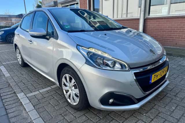 Peugeot 208 (2017) thumbnail 4
