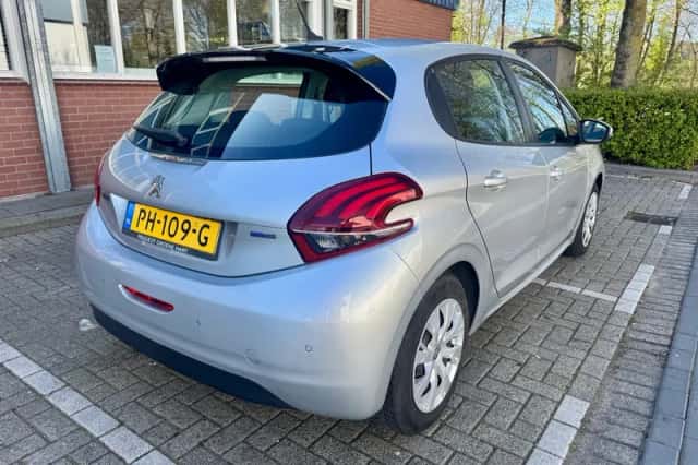 Peugeot 208 (2017) thumbnail 5