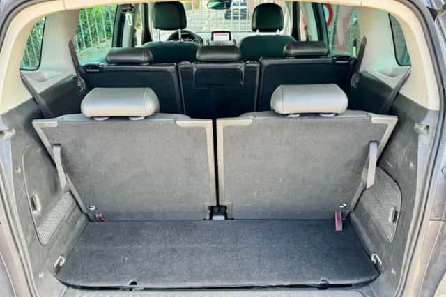 Opel Zafira Tourer (2014) thumbnail 4