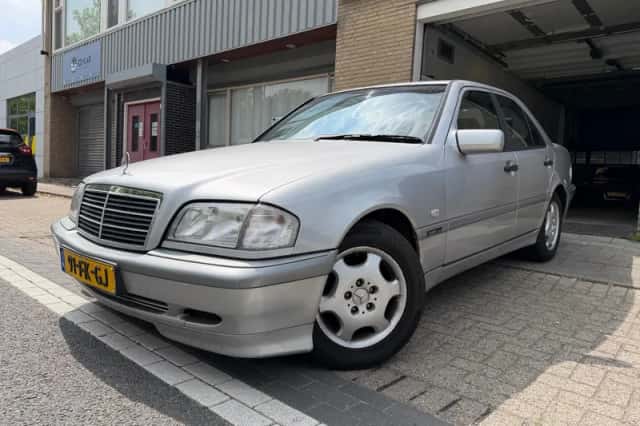 Mercedes-Benz C-Klasse (2000) thumbnail 1