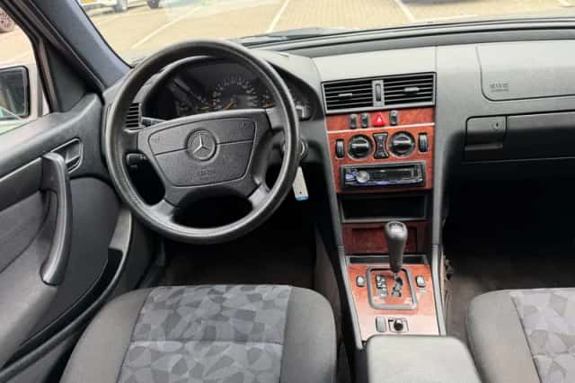 Mercedes-Benz C-Klasse (2000) thumbnail 2