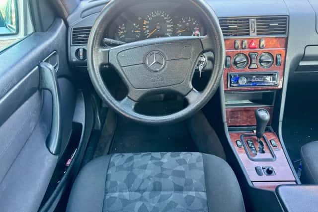 Mercedes-Benz C-Klasse (2000) thumbnail 3