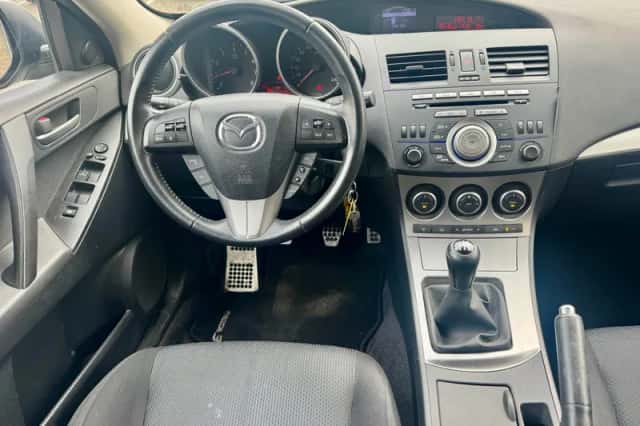 Mazda 3 (2011) thumbnail 2