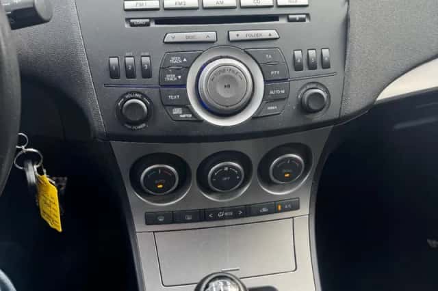 Mazda 3 (2011) thumbnail 3