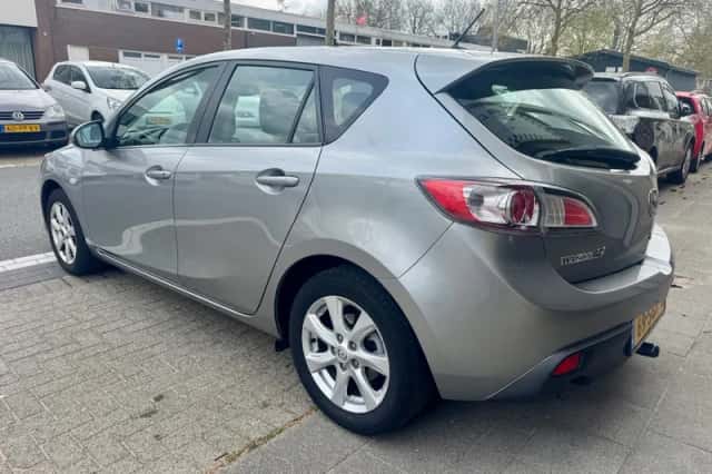 Mazda 3 (2011) thumbnail 6