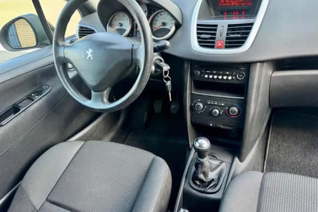 Peugeot 207 (2010) thumbnail 2