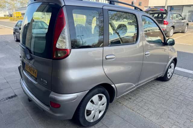 Toyota Yaris (2005) thumbnail 6